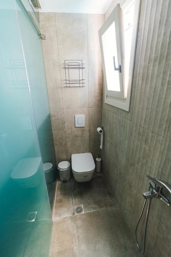 Lux House With Outdoor Jacuzzi And Sea View In Santorini Apartman Emborió Kültér fotó